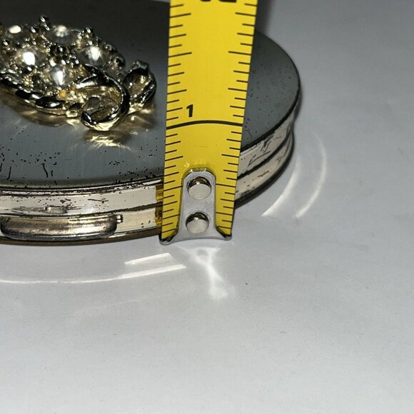 Dorset Fifth Avenue Vintage Oval Compact Gold Tone Leaf W/Rhinestones Puff Pad - Picture 7 of 8